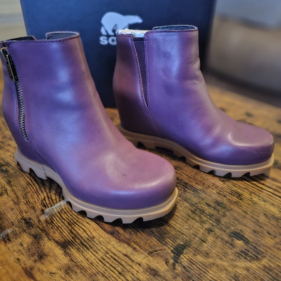 Sorel Wedge Boots - Picture 8 of 14